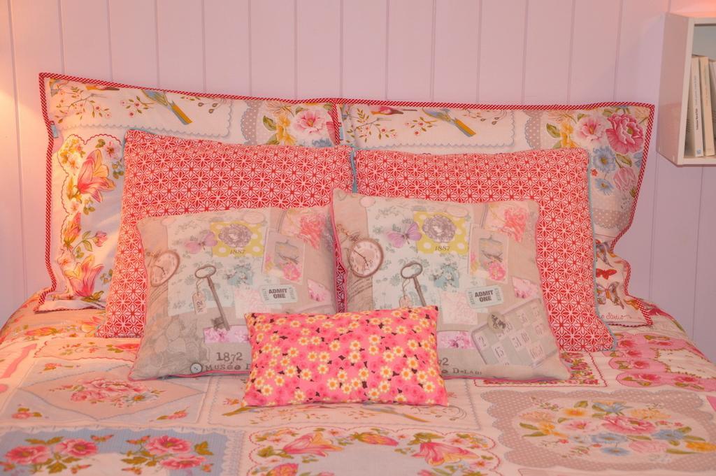 La Maison De Rose Brossac Room photo